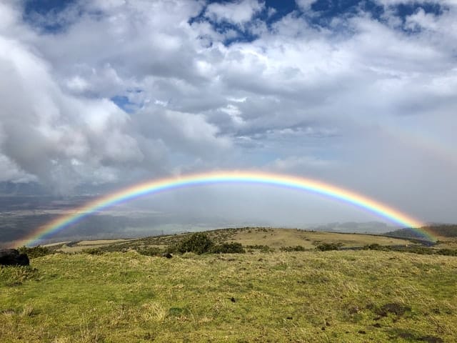 Arco iris en el campo